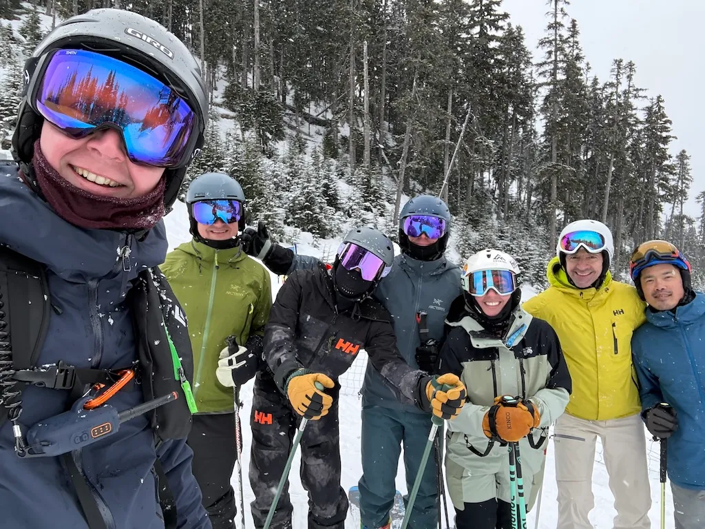 Un groupe de membres du club sur la montagne